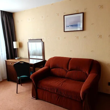 Alf Hotel